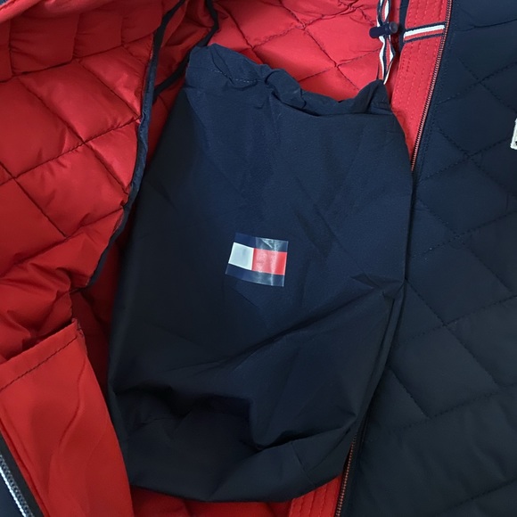 Tommy Hilfiger Navy and Red Puffer Jacket - Picture 4 of 5